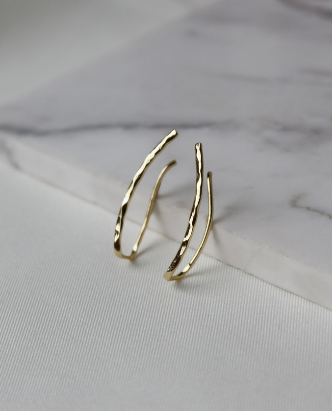 EARCUFF MB SEMIJOIAS DOURADO LINHA TEXTURIZADA