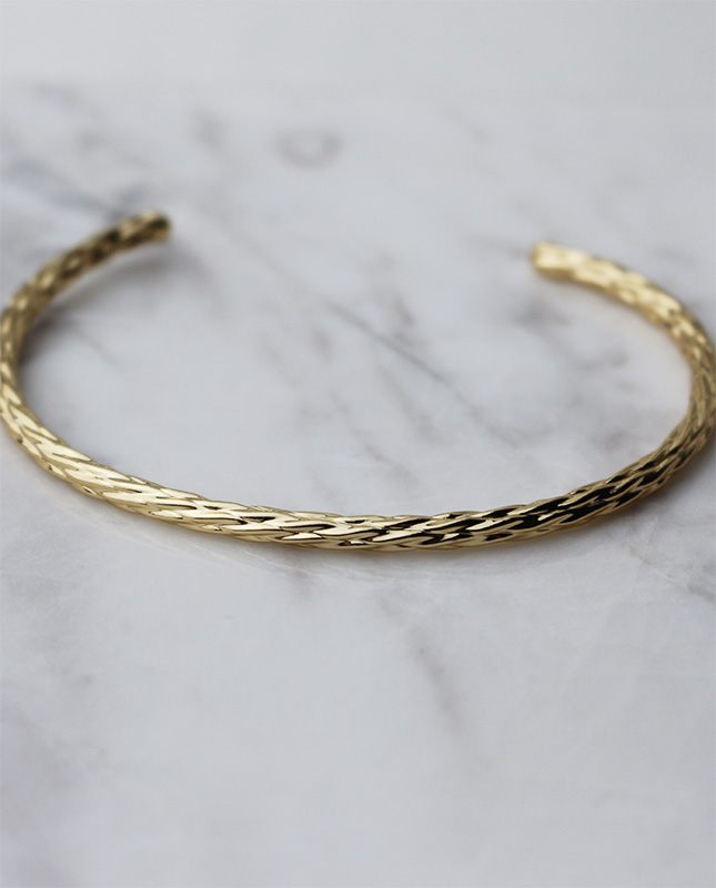 Bracelete MB Semijoias Dourado Entrelaçado Detalhista Ajustável