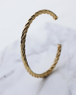 Bracelete MB Semijoias Dourado Entrelaçado Elegante Ajustável