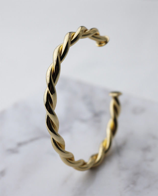 Bracelete MB Semijoias Entrelaçado Dourado Ajustável