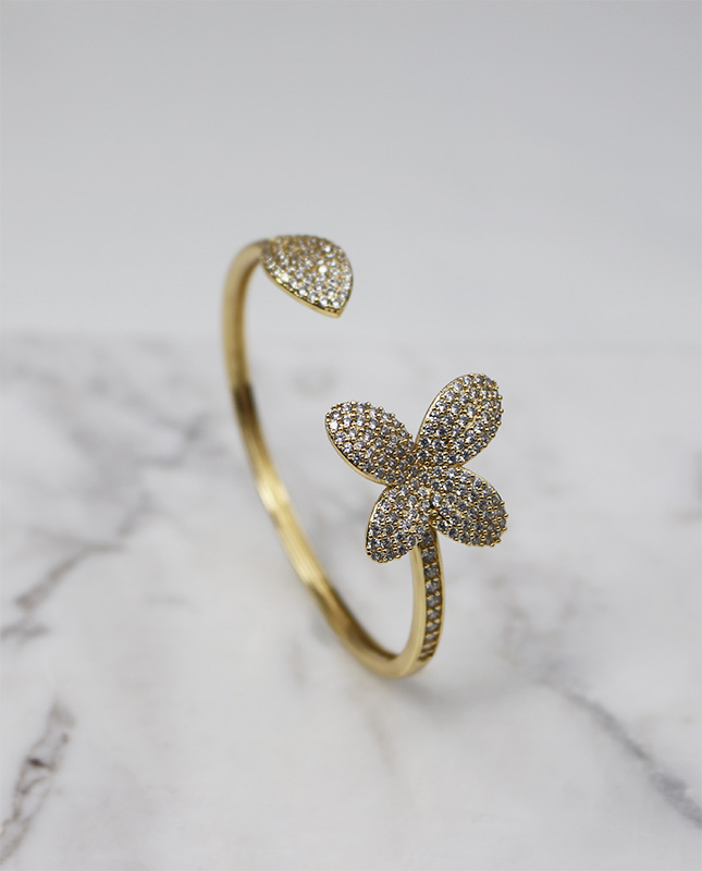 Bracelete MB Semijoia Flor Cravejado Dourado